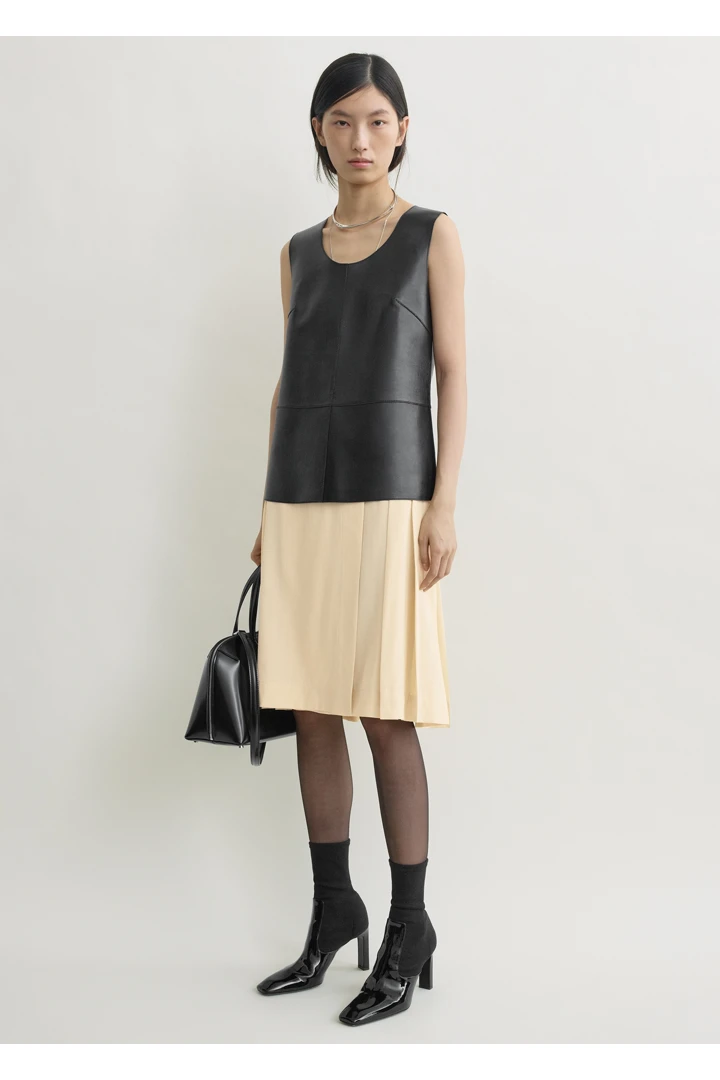 TOTEME default image 11 of 옐로우 in 플리티드 랩 스커트 샴페인