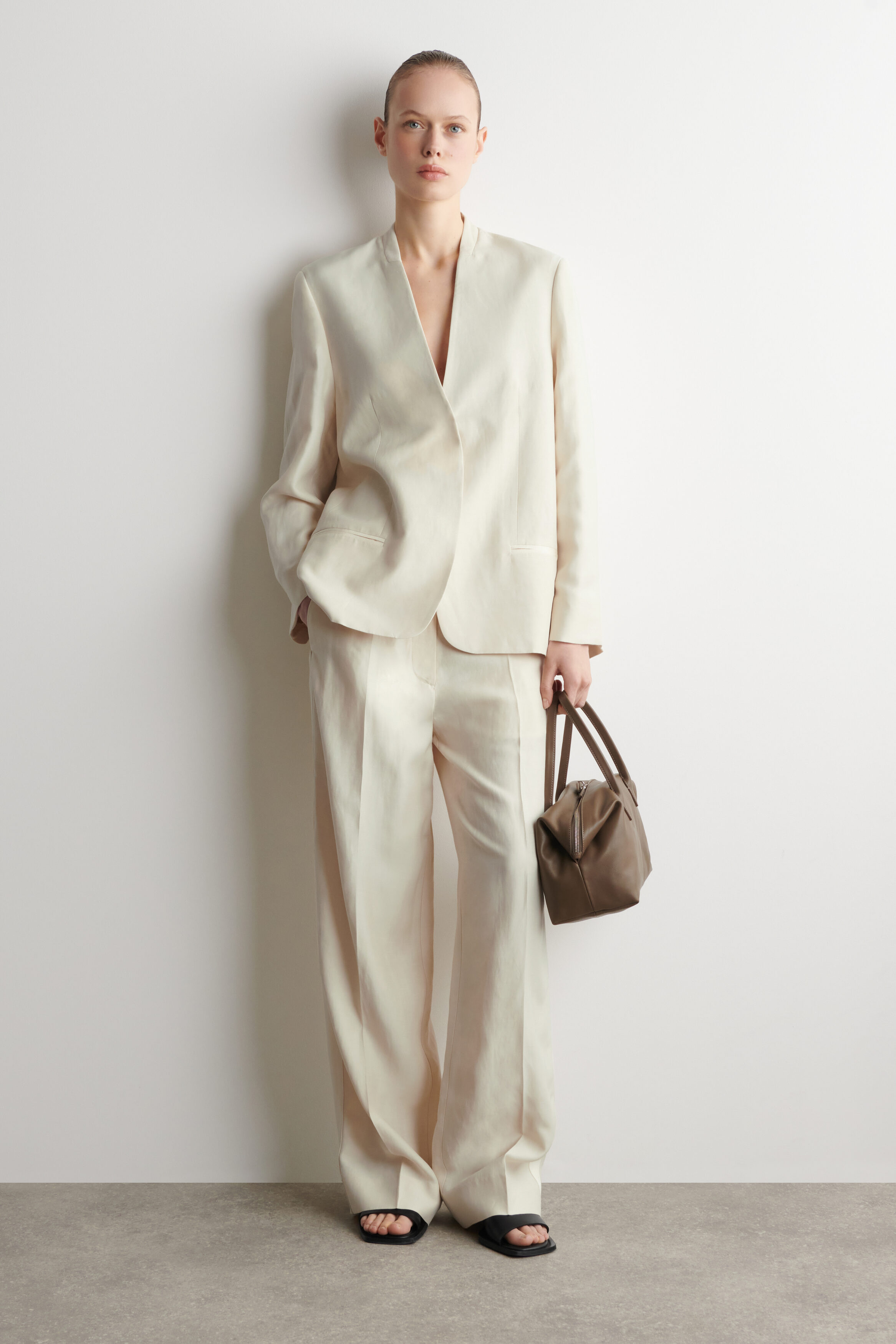 칼라리스 리넨 블렌드 블레이저