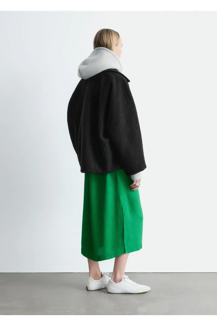 앤아더스토리즈 탑스티치 울 블렌드 재킷의 블랙컬러 ECOMLook입니다.