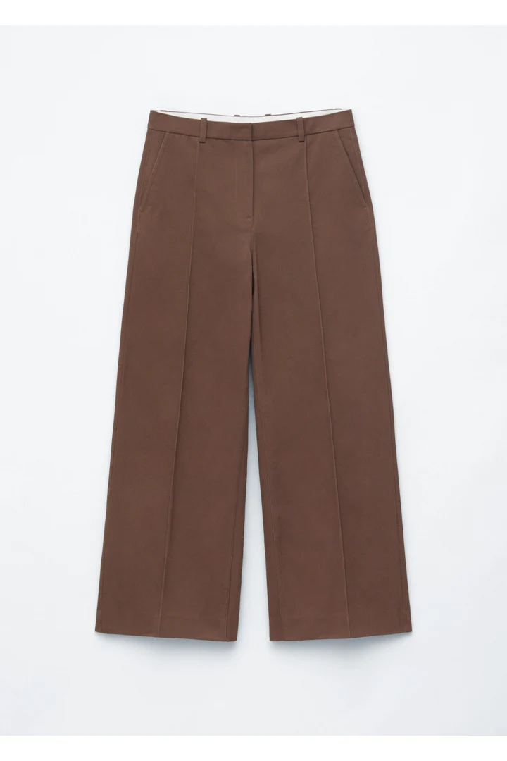 앤아더스토리즈 프레스 크리스 코튼 트라우저의 브라운컬러 Product입니다.