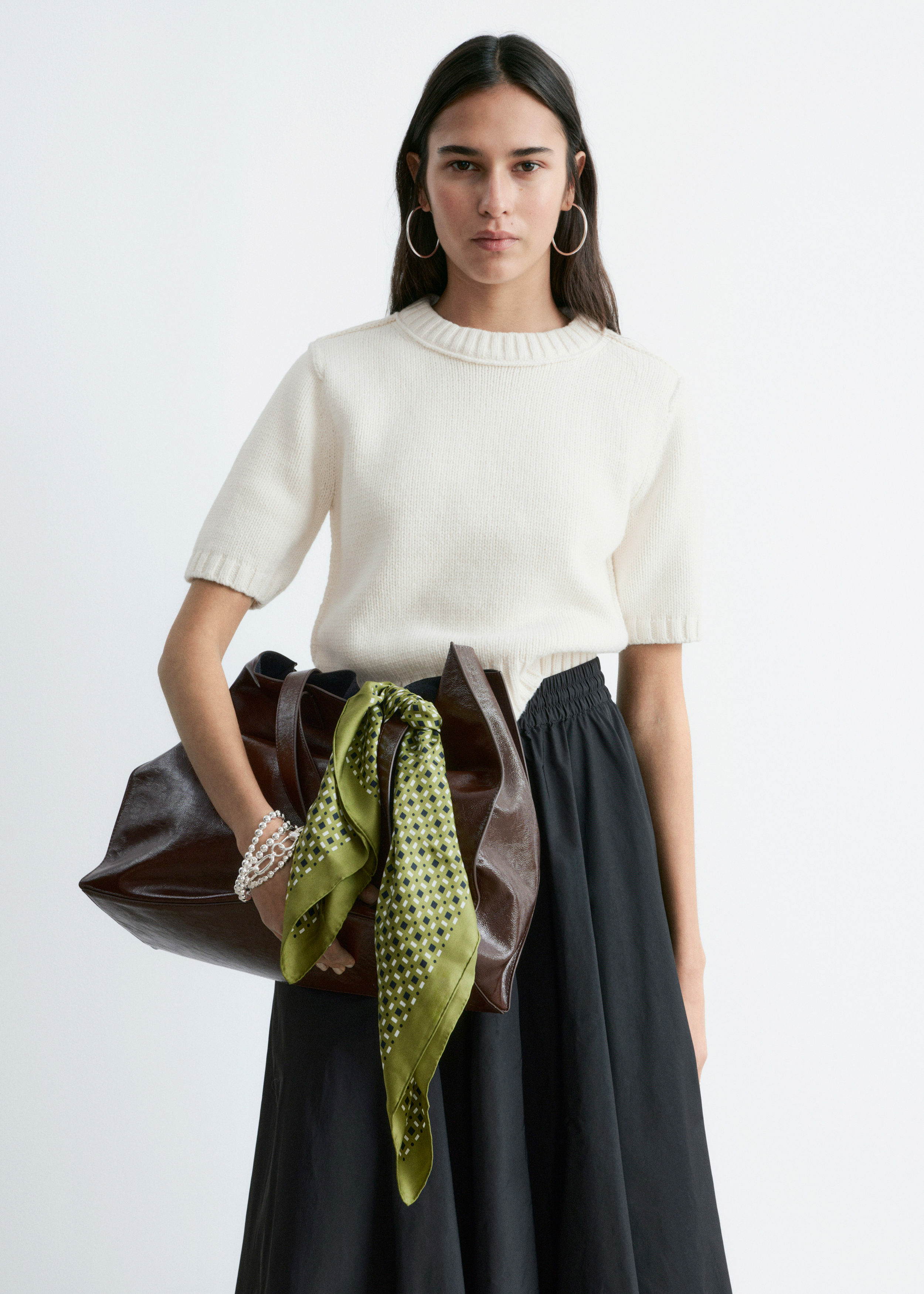 &OS image 13 of 화이트 in 립 니트 티셔츠