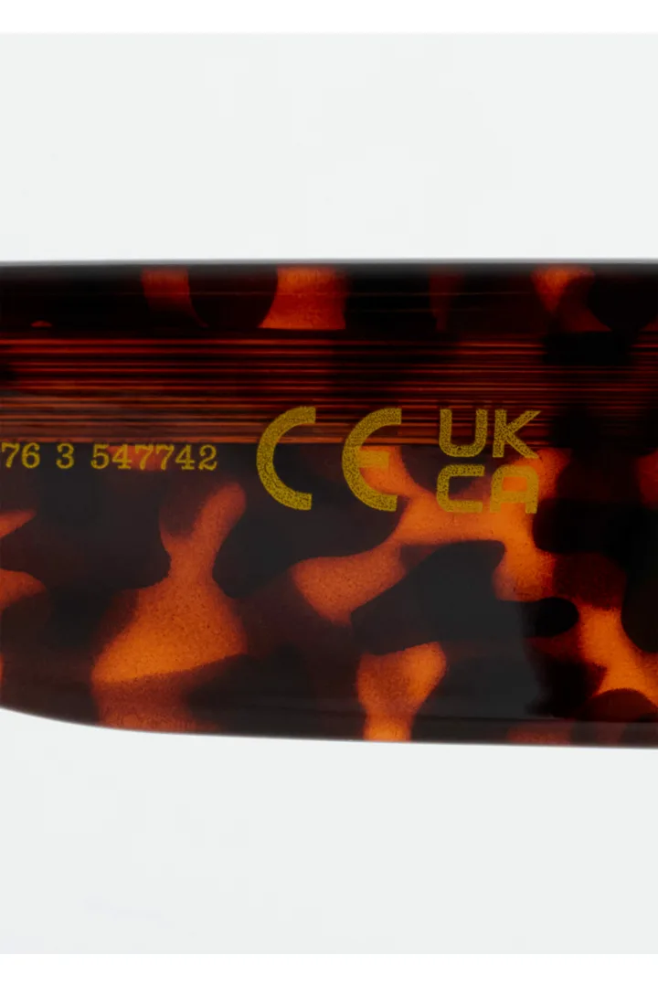 앤아더스토리즈 오버사이즈 애비에이터 선글라스의 브라운 터토이즈컬러 Product입니다.