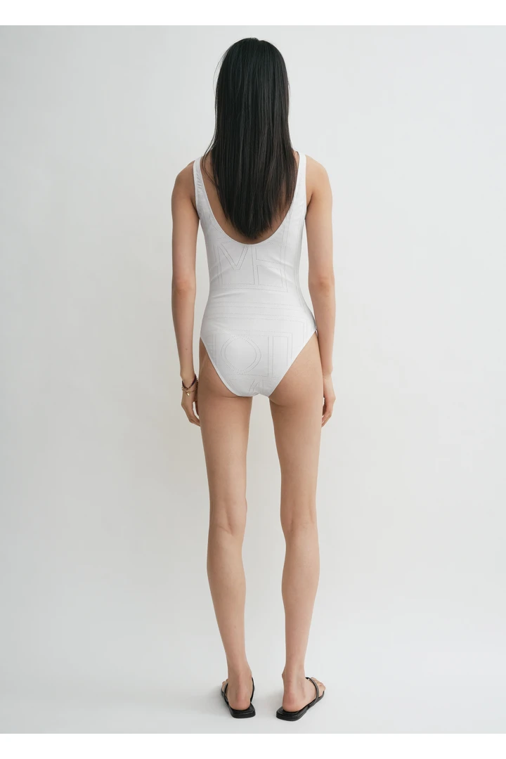 TOTEME 모노그램 포인텔 스윔수트 화이트의 화이트컬러 2번쨰 이미지입니다.