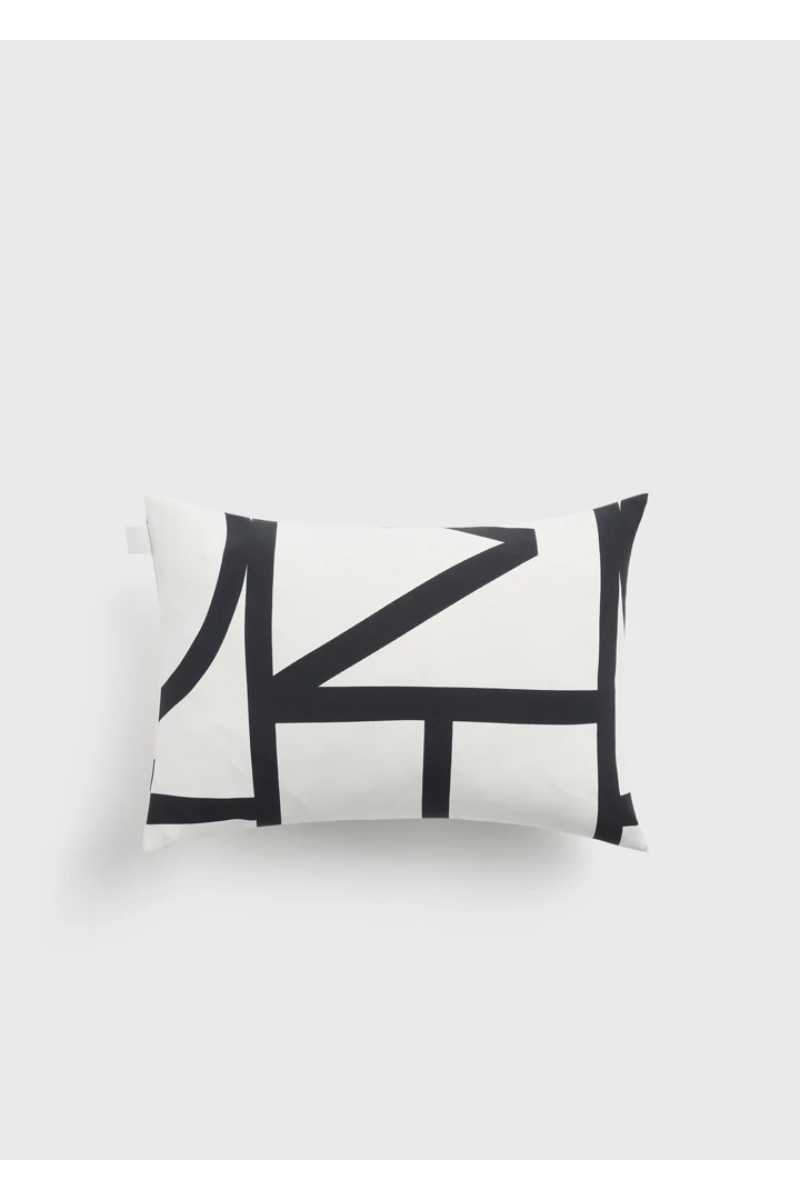 TOTEME default image 4 of 크림 in 모노그램 필로우 두부