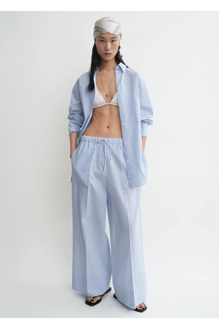 TOTEME default image 10 of 블루 in 와이드 썸머 트라우저 스카이