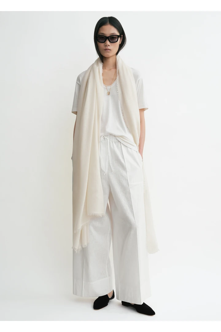 TOTEME default image 11 of 화이트 in 와이드 썸머 트라우저 화이트