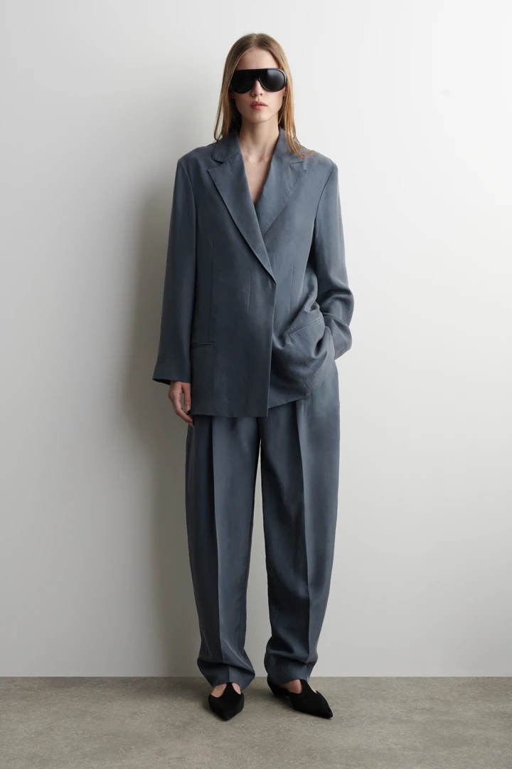 COS default image 29 of 블루 in 크링클드 실크 스트레이트 레그 트라우저