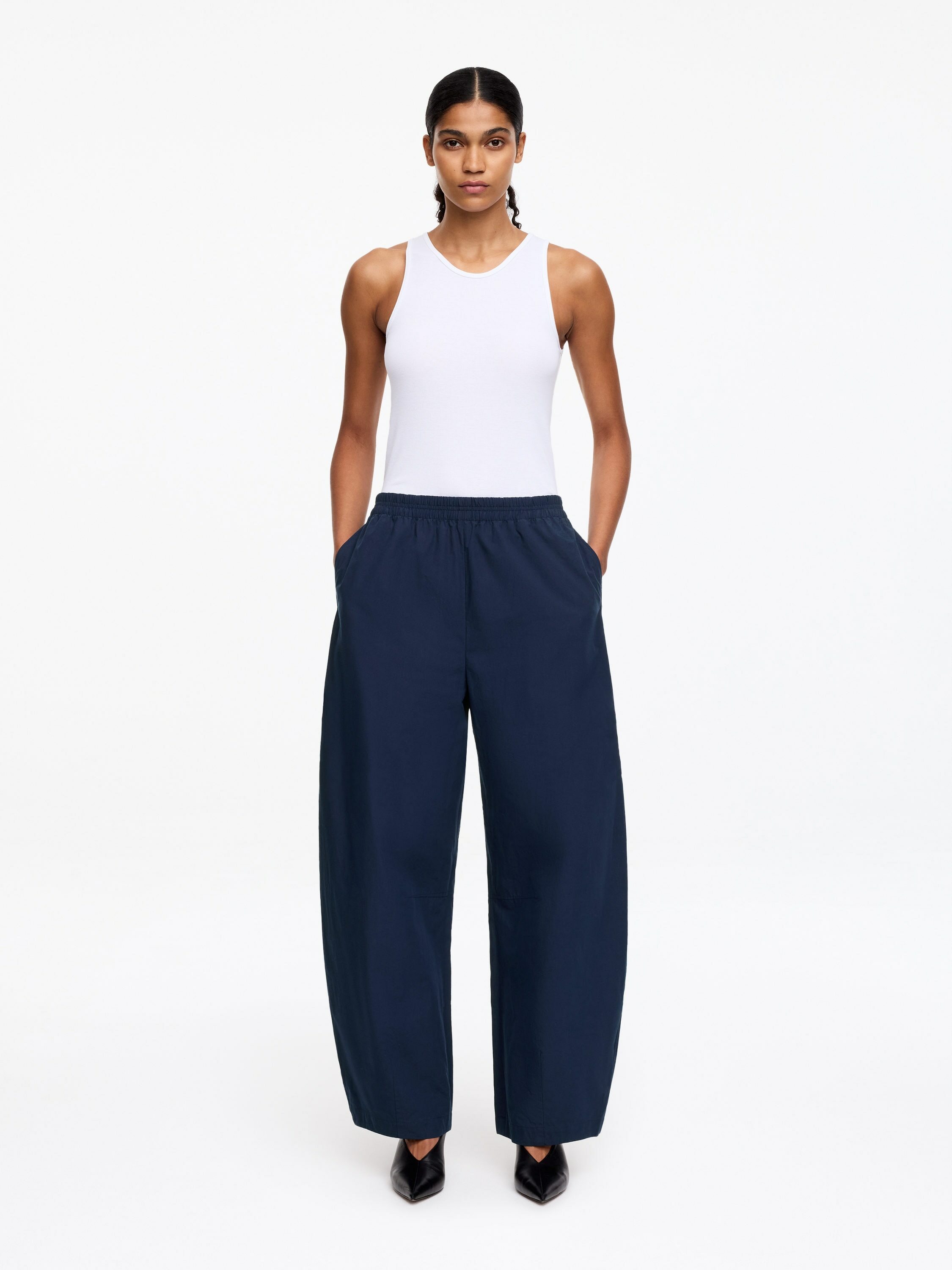 배럴 레그 코튼 트라우저