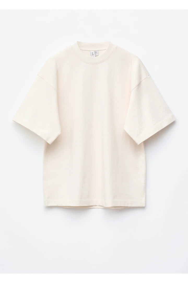 앤아더스토리즈 오버사이즈 코튼 티의 오프 화이트컬러 Product입니다.