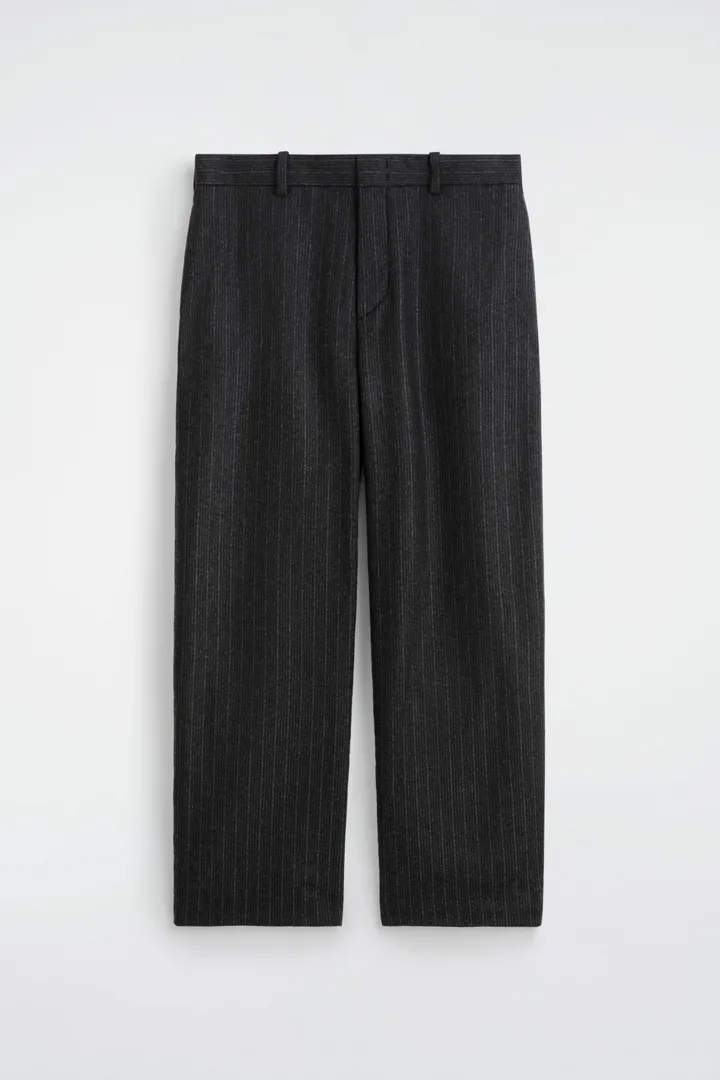 COS default image 5 of 그레이 in 핀스트라이프 울 릴랙스드 핏 테이퍼드 트라우저