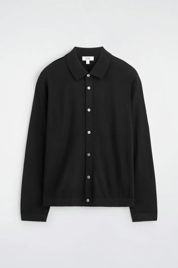COS default image 30 of 블랙 in 메리노 울 셔츠