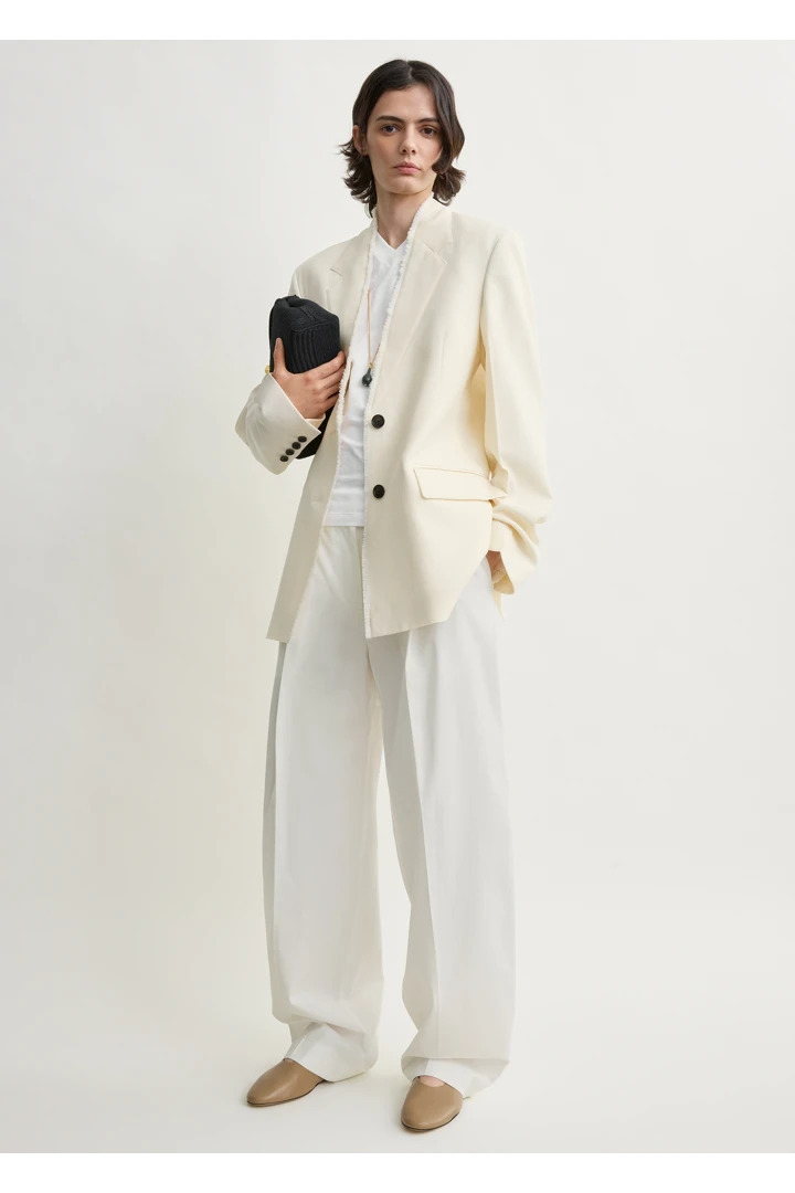 TOTEME default image 24 of 크림 in 로우 라펠 재킷 에크루