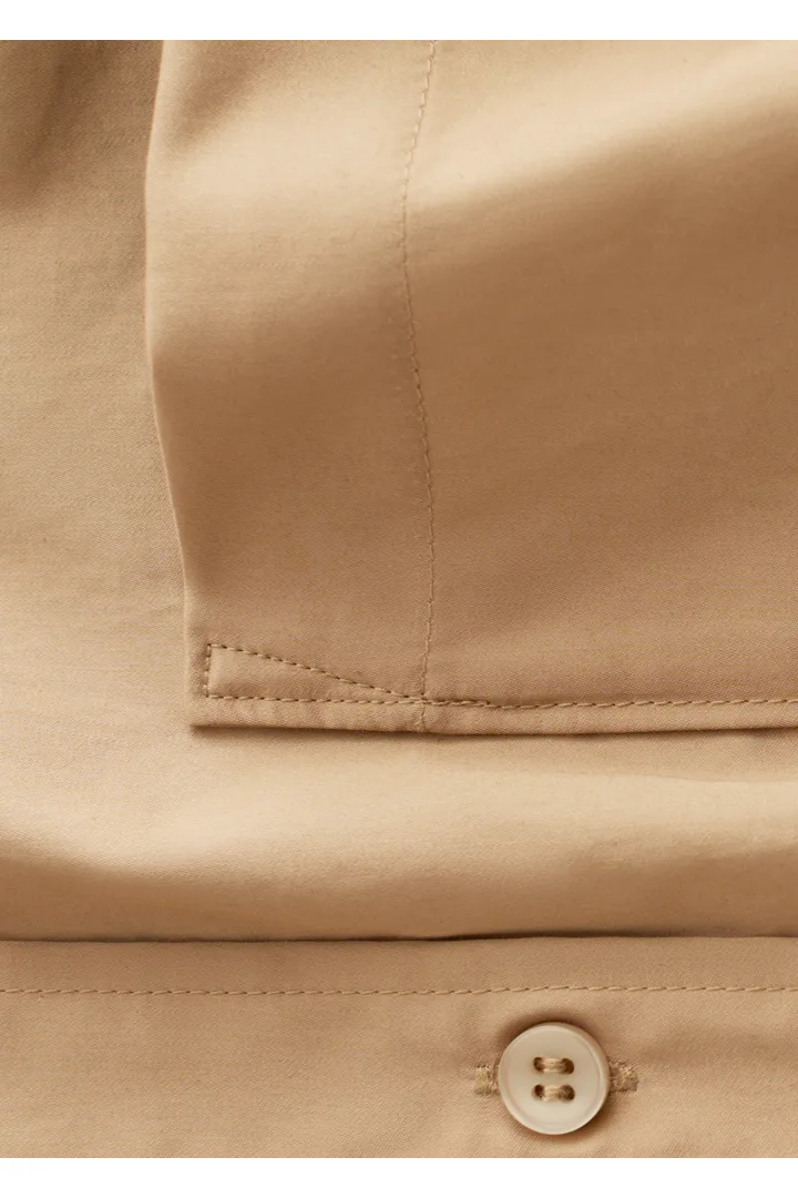 앤아더스토리즈 코튼 셔츠의 다크 베이지컬러 Detail입니다.