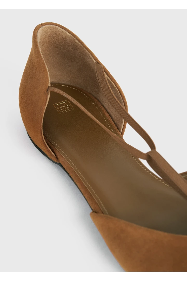 TOTEME 더 티-스트랩 플랫 탄의 탄컬러 6번쨰 이미지입니다.