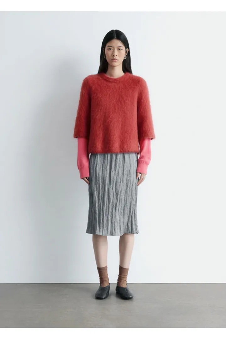 앤아더스토리즈 니 렝스 크레이프 스커트의 실버컬러 ECOMLook입니다.