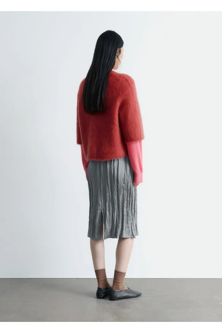 앤아더스토리즈 니 렝스 크레이프 스커트의 실버컬러 ECOMLook입니다.