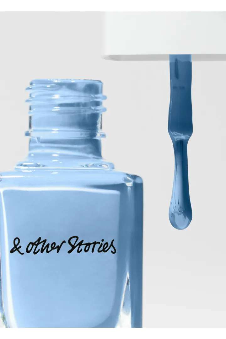 앤아더스토리즈 네일 컬러의 콰이어트 블루컬러 Detail입니다.