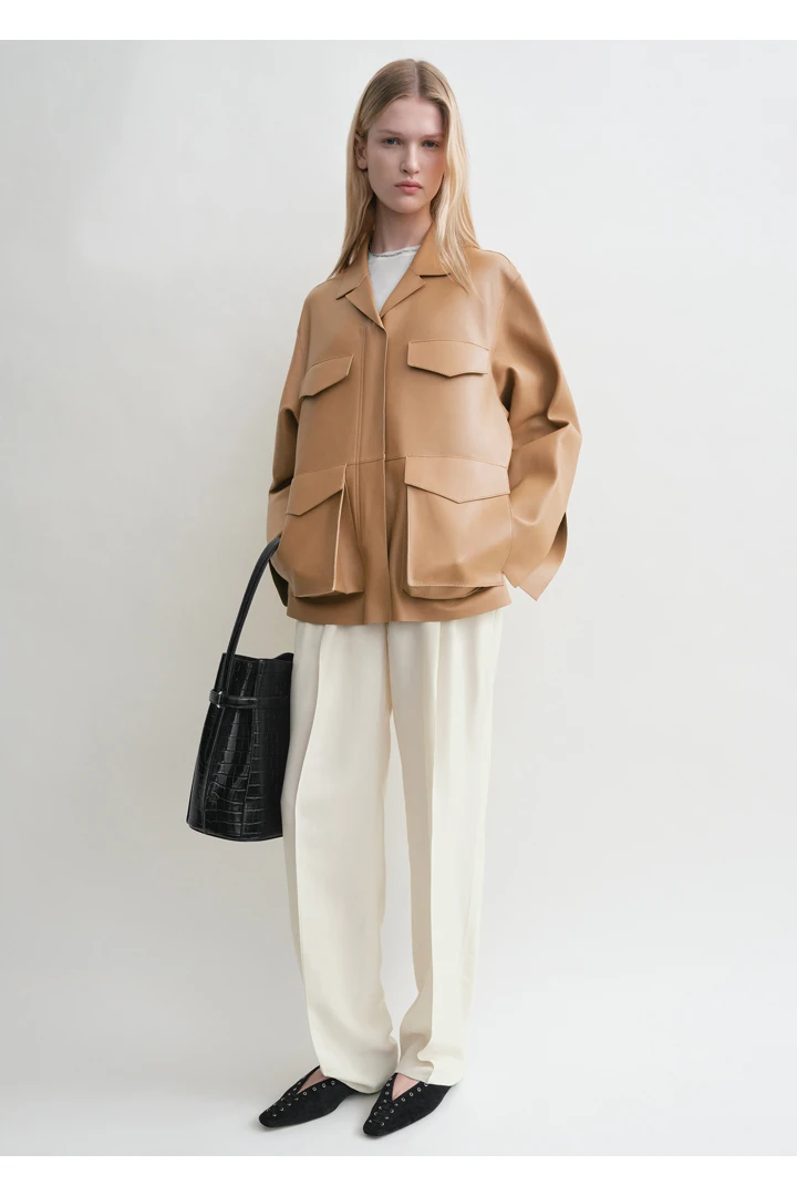 TOTEME 아미 레더 재킷 카멜의 카멜컬러 0번쨰 이미지입니다.