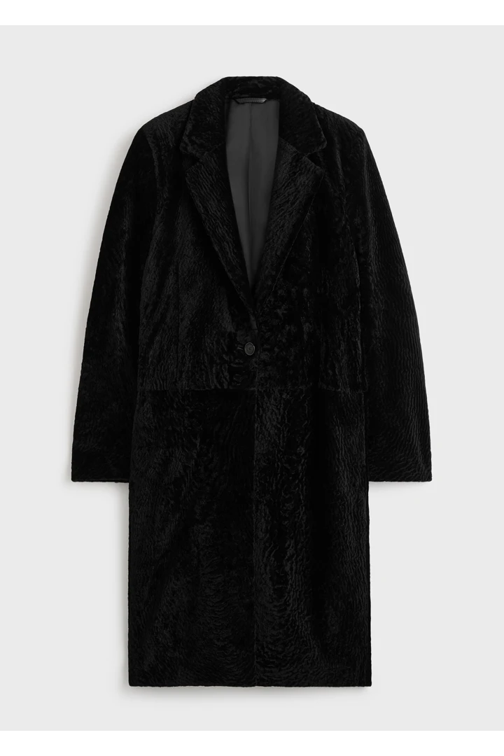 TOTEME 클래식 시어링 코트 블랙의 블랙컬러 6번쨰 이미지입니다.