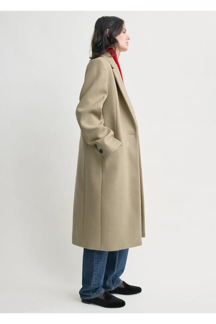 TOTEME 클래식 윈터 코트 비스킷의 비스킷컬러 1번쨰 이미지입니다.