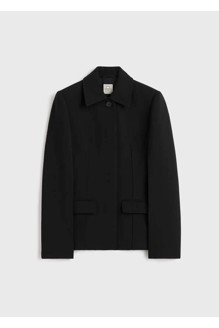 TOTEME 신치드 포켓 재킷 블랙의 블랙컬러 5번쨰 이미지입니다.