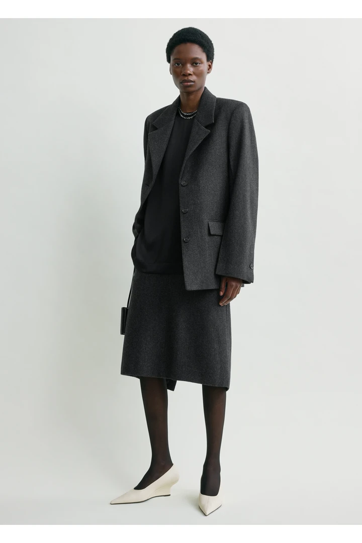 TOTEME 트윌 수트 재킷 차콜의 차콜컬러 0번쨰 이미지입니다.