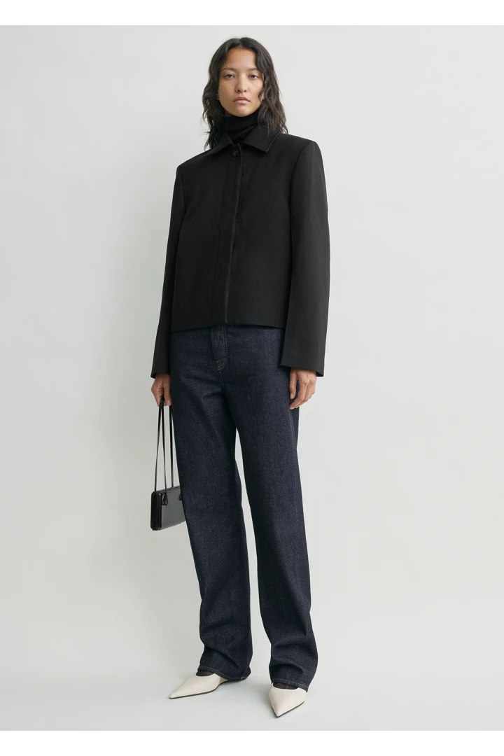 TOTEME 박시 트윌 재킷 블랙의 블랙컬러 0번쨰 이미지입니다.