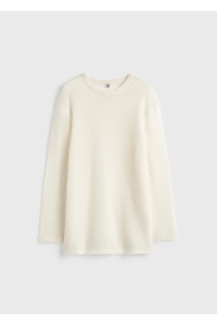 TOTEME 롱 오픈 위브 니트 오프 화이트의 오프 화이트컬러 5번쨰 이미지입니다.