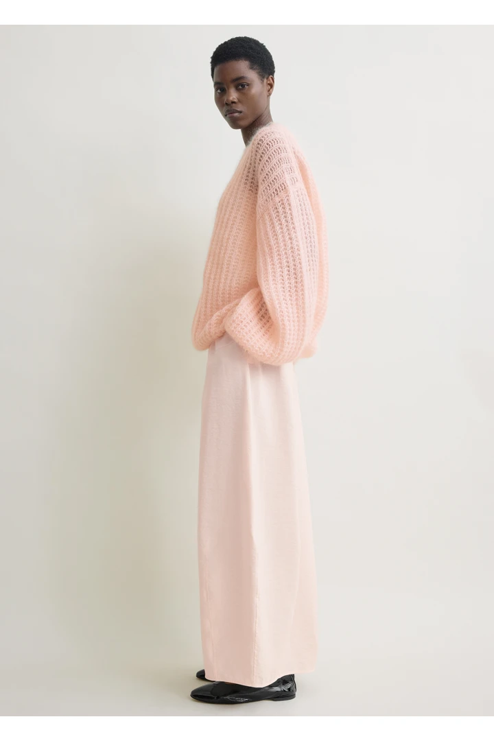 TOTEME 퍼프 니트 블룸의 블룸컬러 1번쨰 이미지입니다.