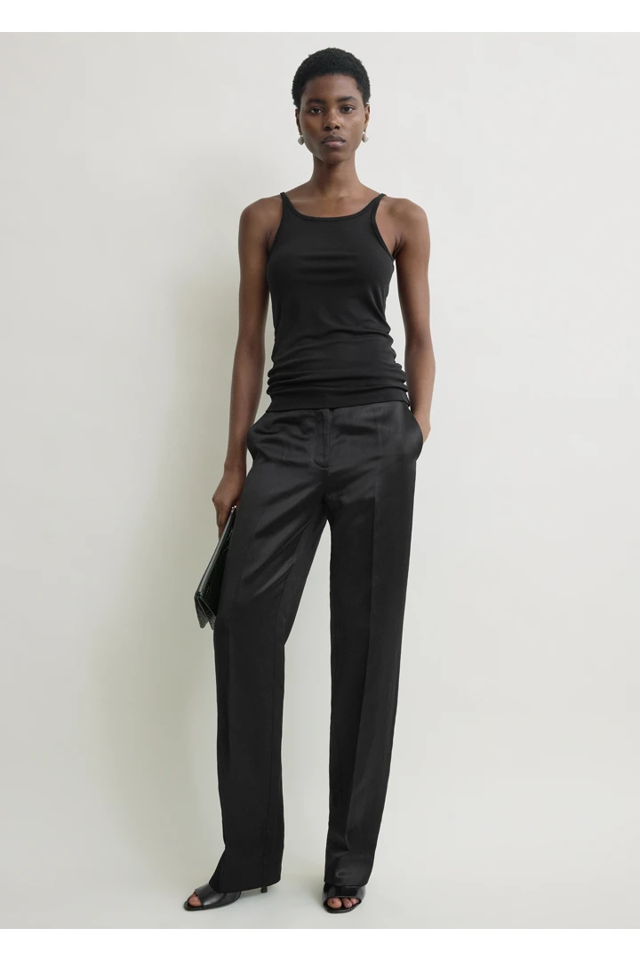 TOTEME default image 7 of 블랙 in 플루이드 슬립 탑 블랙