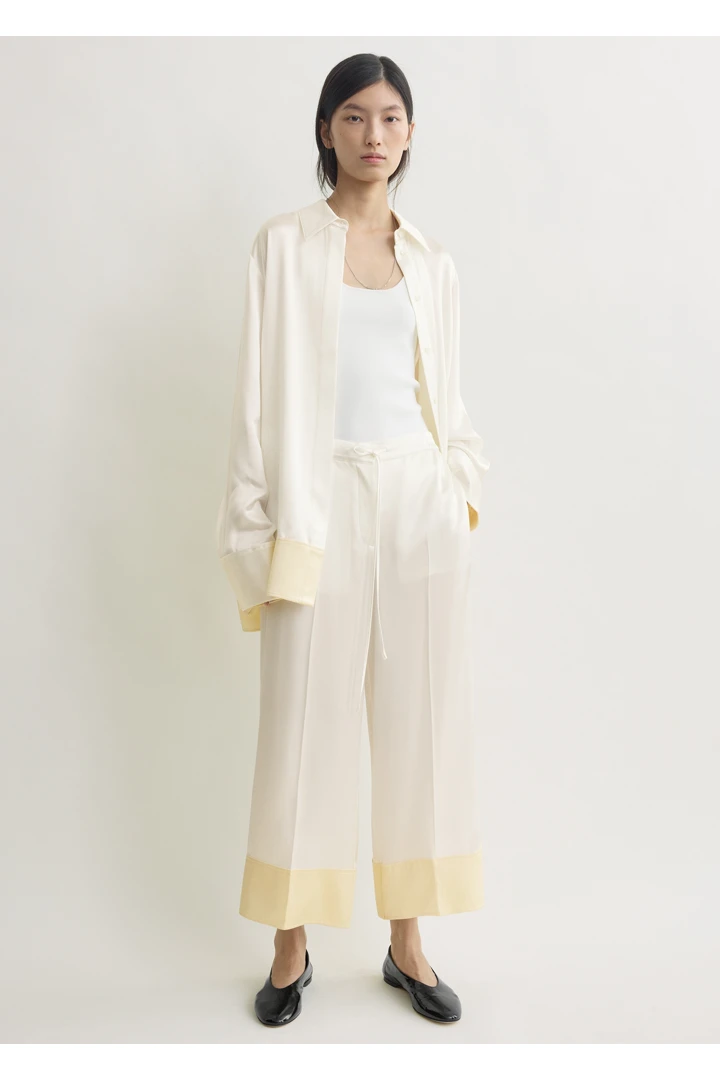 TOTEME default image 4 of 화이트 in 새틴 드로스트링 트라우저 화이트