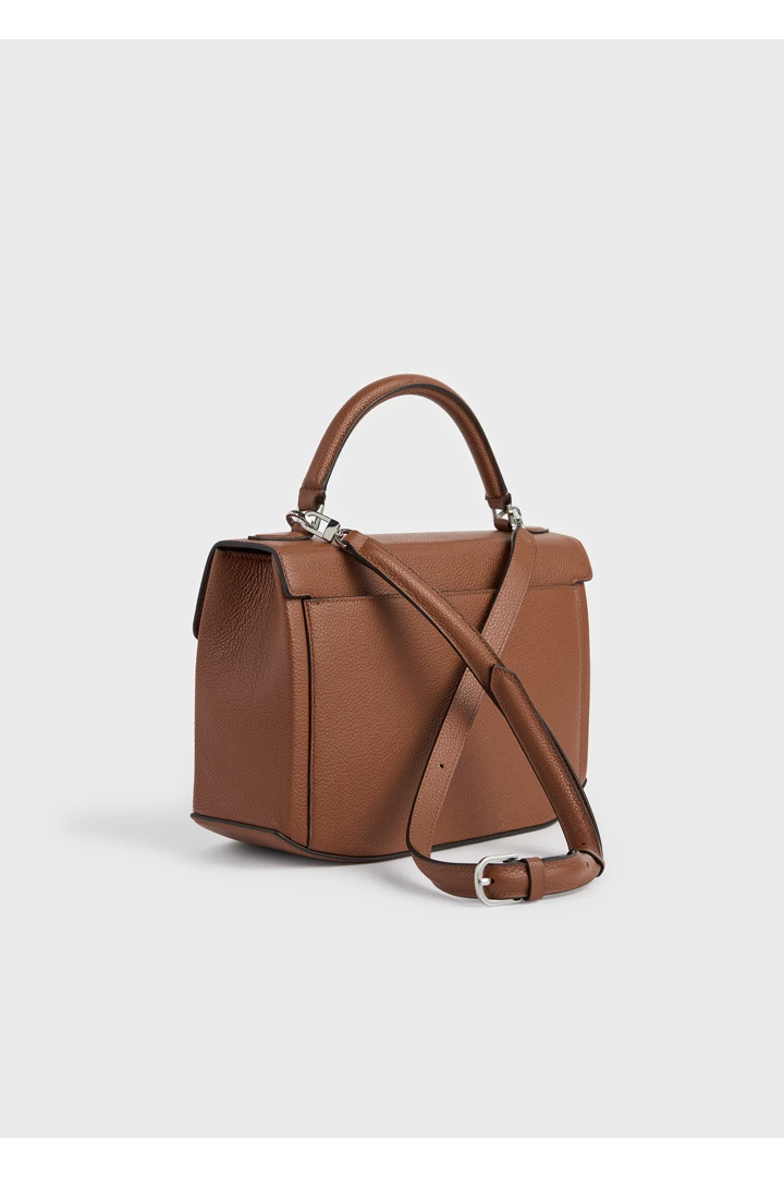 TOTEME 클립 그레인드 레더 탑 핸들 시에나의 시에나컬러 6번쨰 이미지입니다.