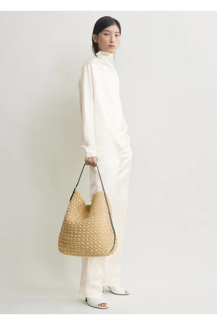 TOTEME 벨티드 페이퍼 토트백 내추럴의 내추럴컬러 1번쨰 이미지입니다.