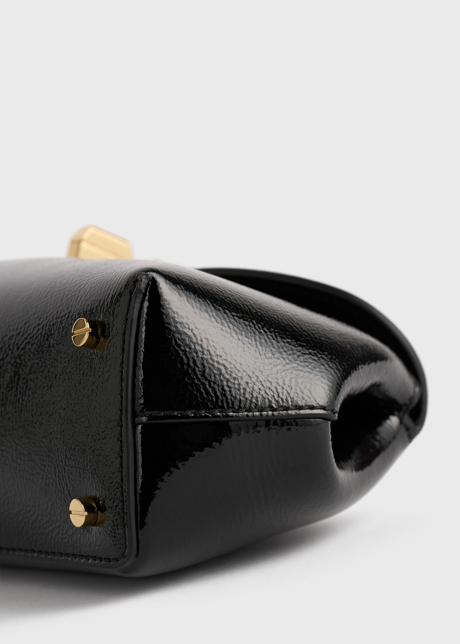 TOTEME 미니 티-락 나플락 클러치 블랙의 블랙컬러 4번쨰 이미지입니다.