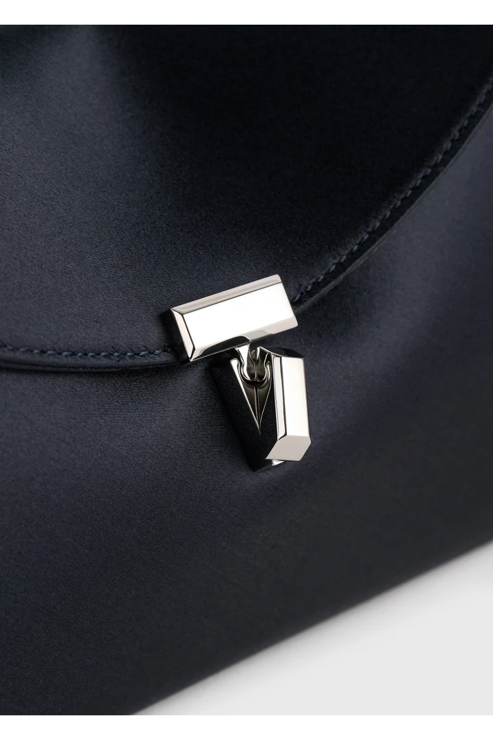 TOTEME 미니 티-락 새틴 클러치 네이비의 네이비컬러 6번쨰 이미지입니다.