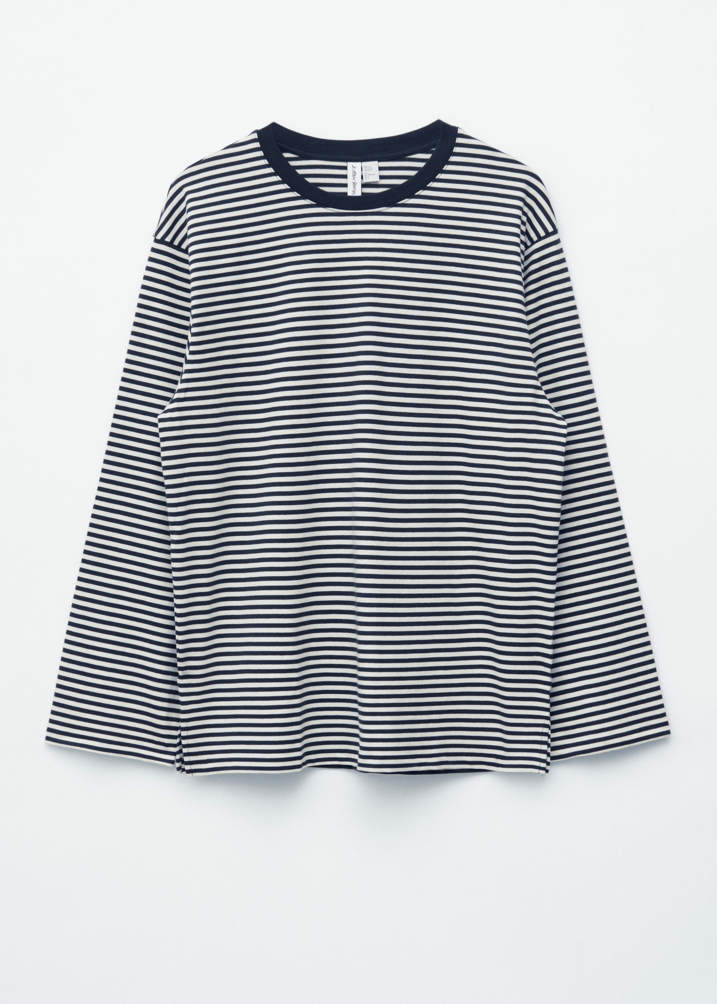 앤아더스토리즈 롱 슬리브 저지 탑의 마린 블루-화이트 스트라이프컬러 Product입니다.