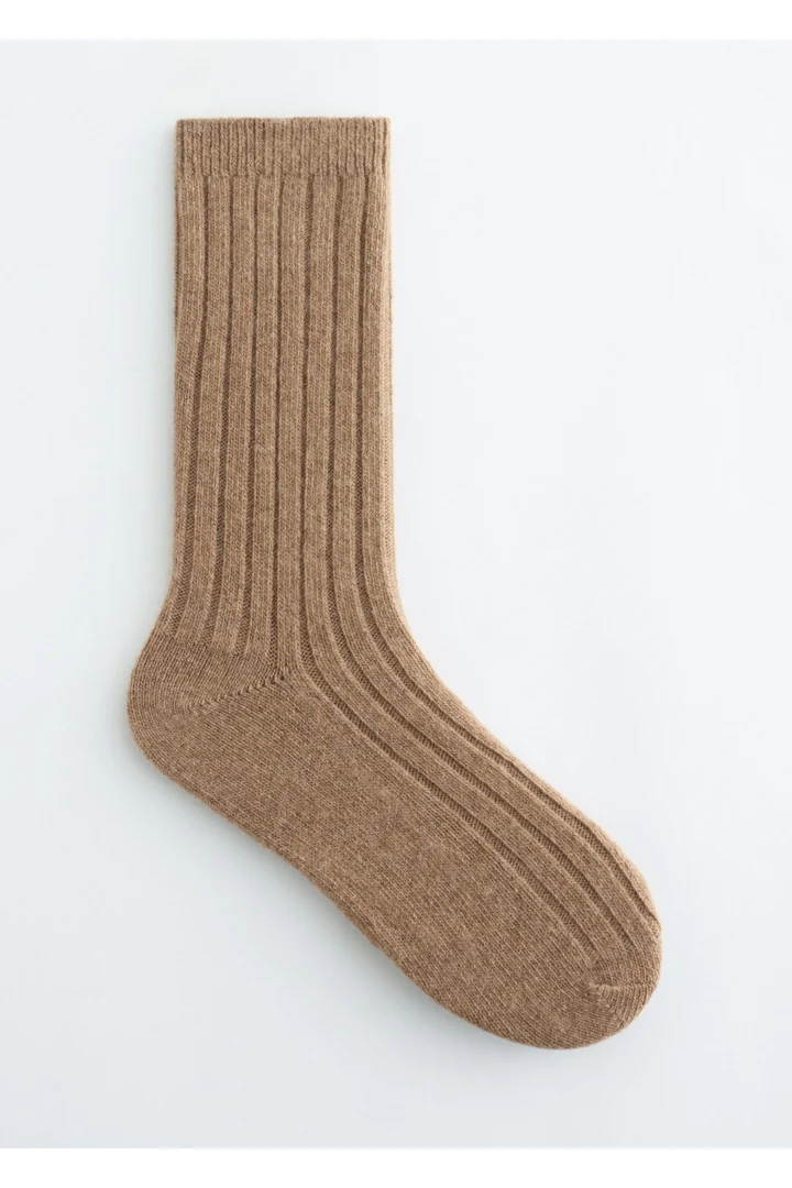 앤아더스토리즈 소프트 울 삭스의 브라운 멜란지컬러 Product입니다.