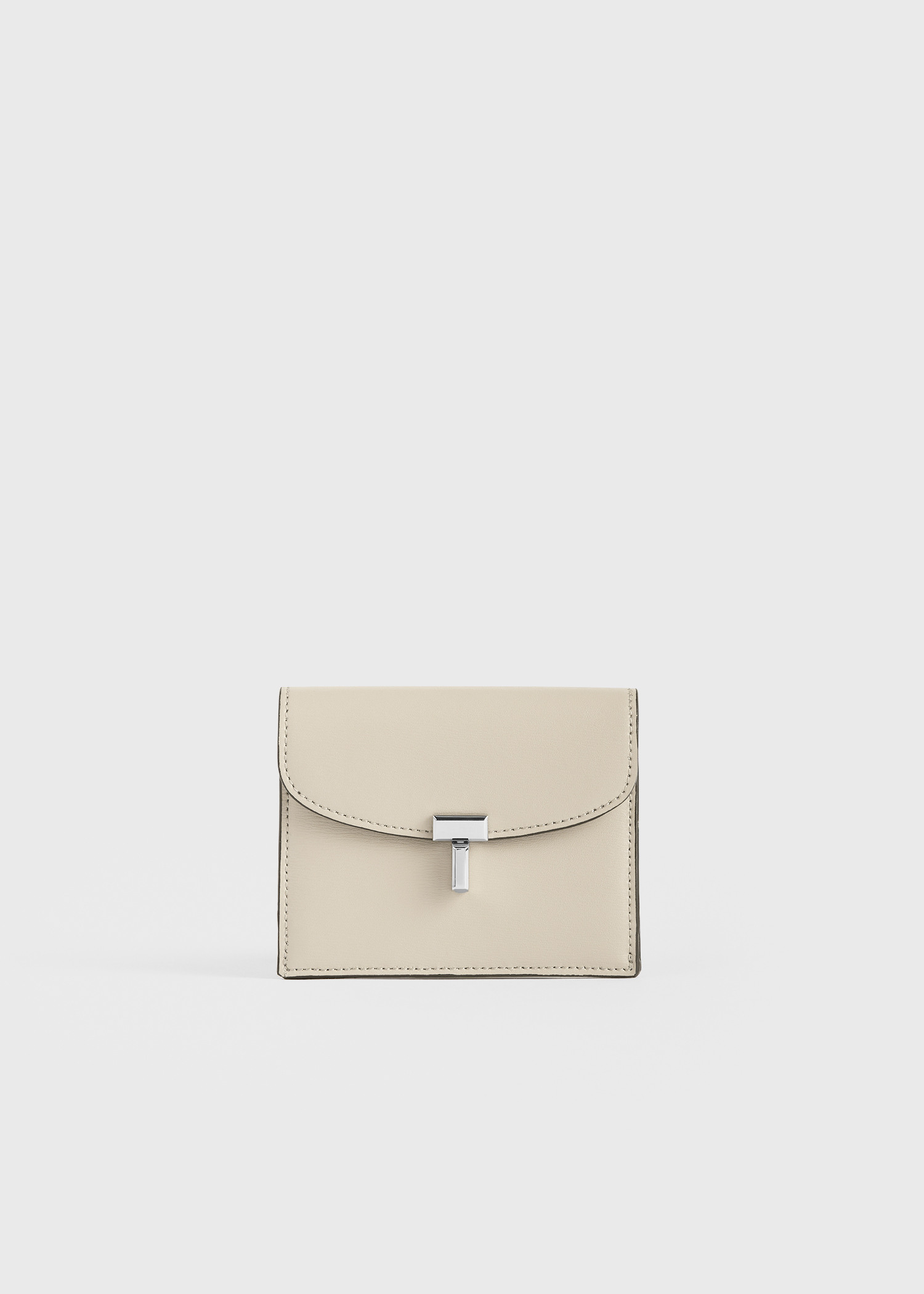 TOTEME 티-락 레더 카드홀더 폰의 폰컬러 6번쨰 이미지입니다.