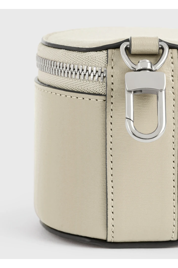 TOTEME 레더 주얼리 박스 폰의 폰컬러 3번쨰 이미지입니다.