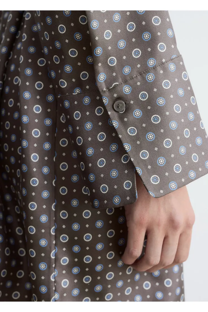 앤아더스토리즈 미니 실크 랩 드레스의 몰-지오메트릭 프린트컬러 ECOMLook입니다.