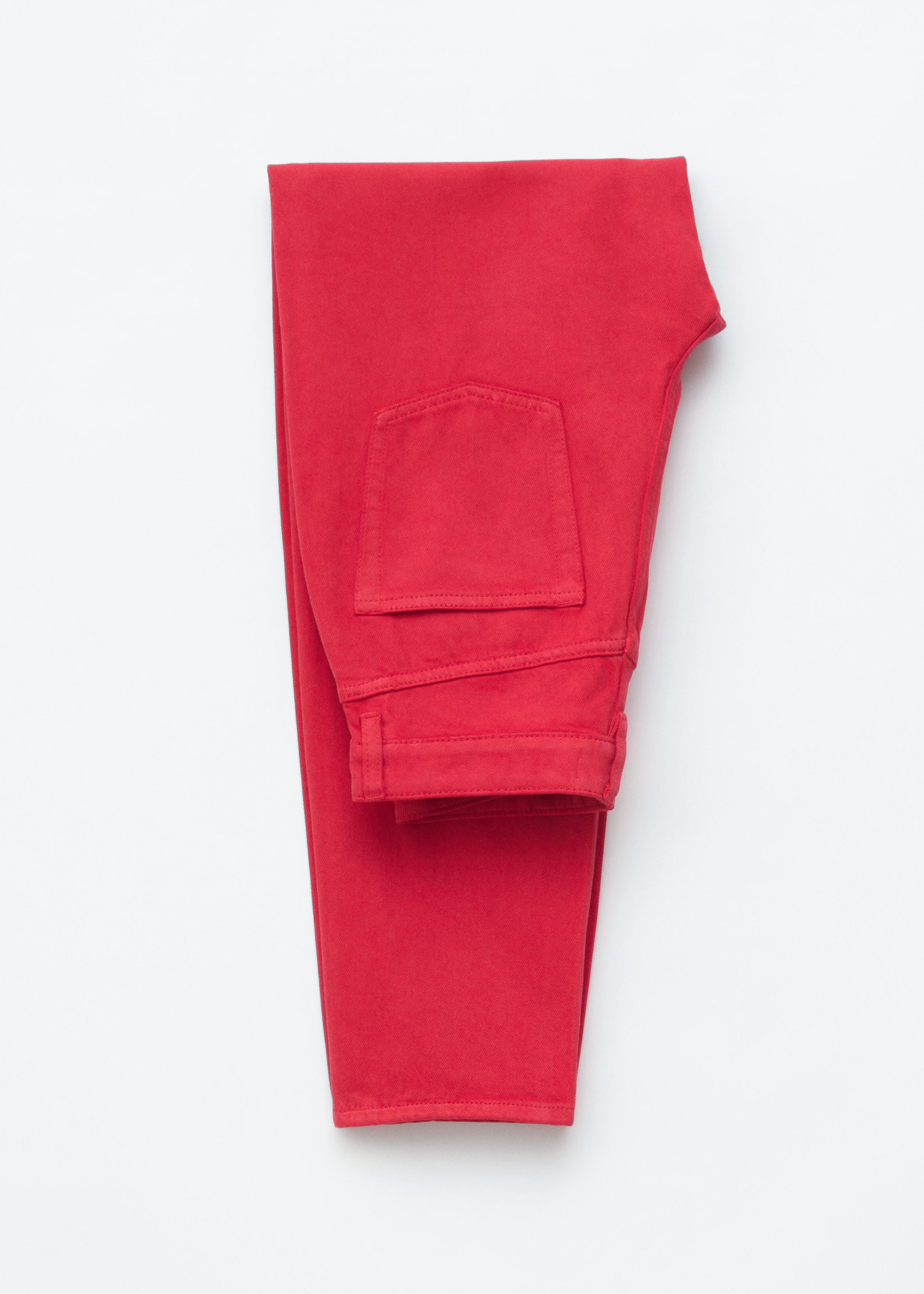 앤아더스토리즈 스트레이트 레그 진의 브라이트 레드컬러 Product입니다.