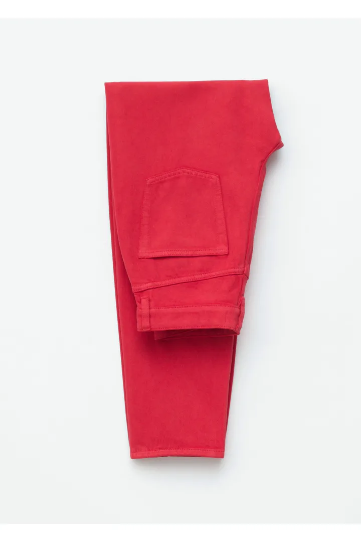 앤아더스토리즈 스트레이트 레그 진의 브라이트 레드컬러 Product입니다.