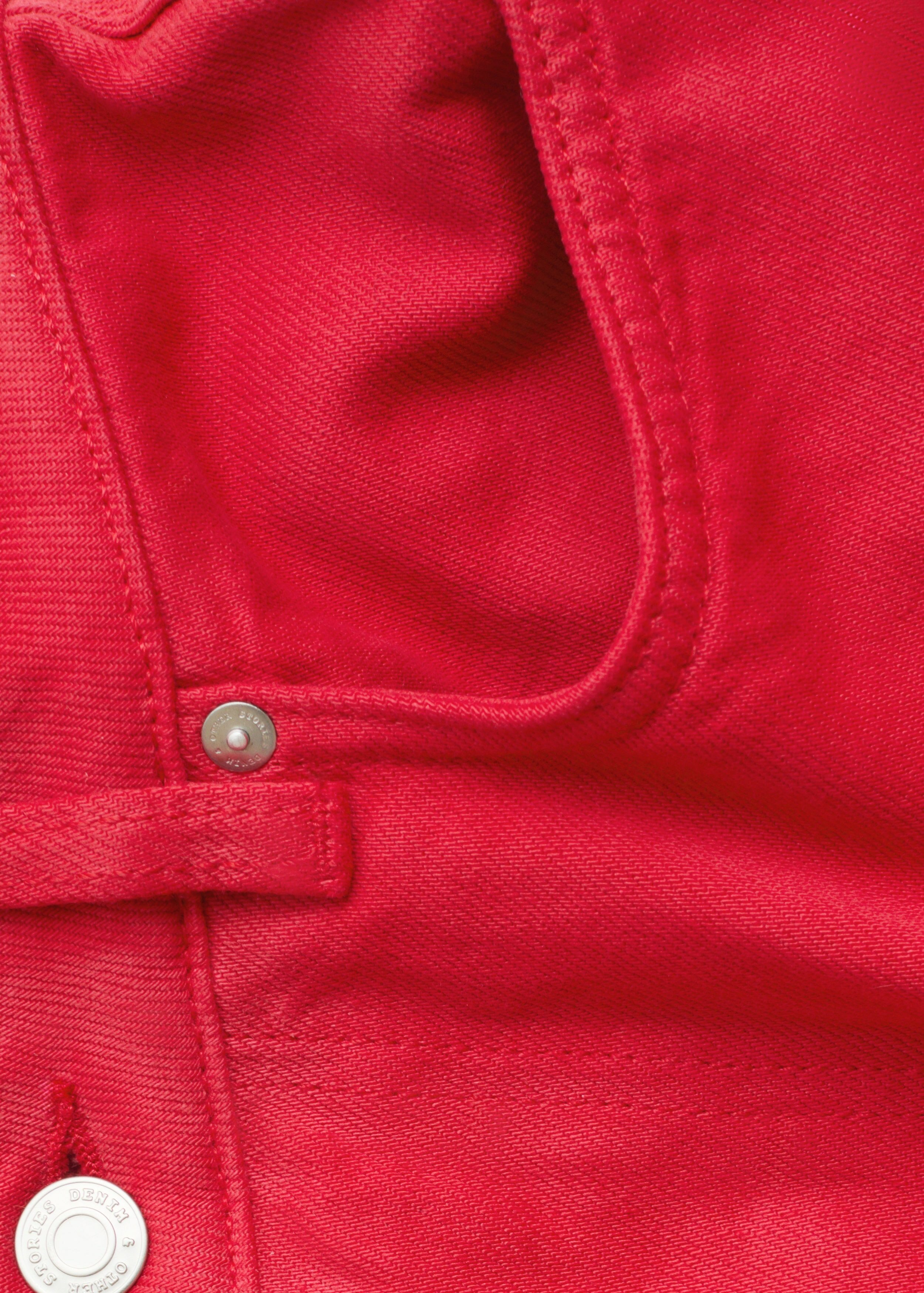 앤아더스토리즈 스트레이트 레그 진의 브라이트 레드컬러 Detail입니다.