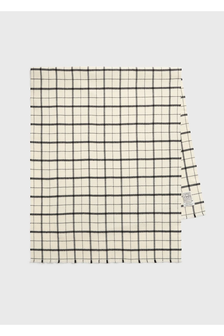 TOTEME 윈도우페인 스카프 화이트/블랙의 화이트/블랙컬러 0번쨰 이미지입니다.