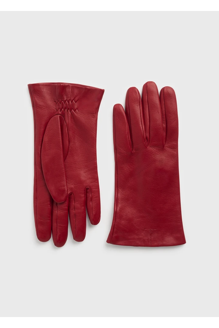 TOTEME 레더 글러브스 레드의 레드컬러 4번쨰 이미지입니다.
