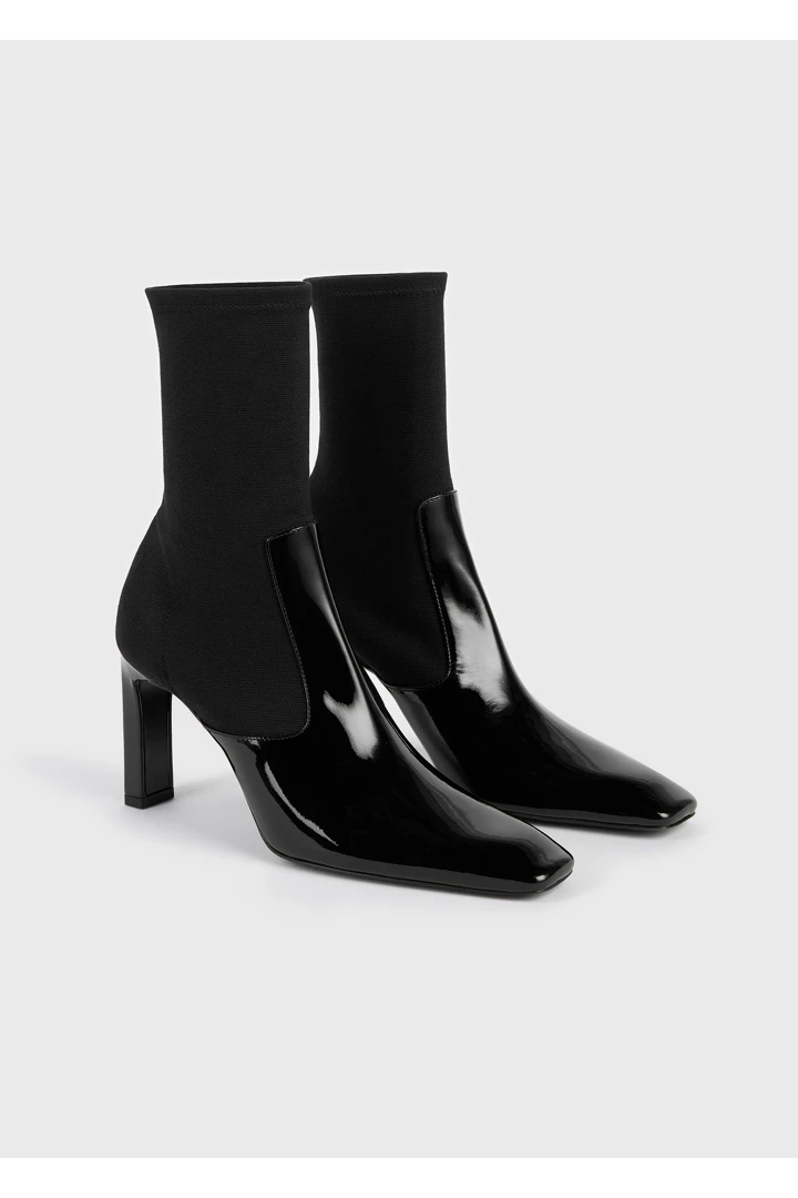 TOTEME 바 페이턴트 부츠 블랙의 블랙컬러 3번쨰 이미지입니다.