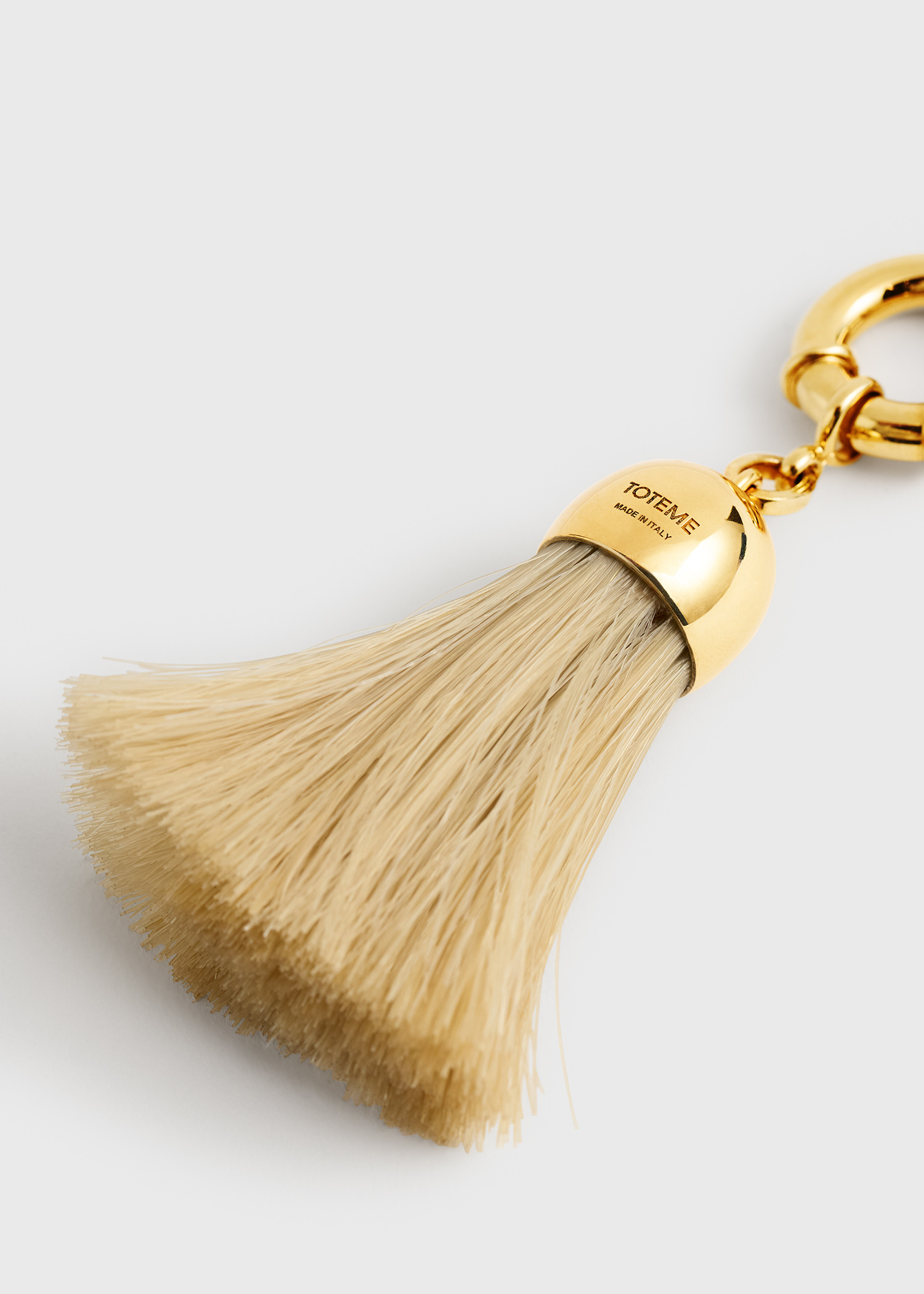 TOTEME 홀스 헤어 참 골드의 골드컬러 2번쨰 이미지입니다.