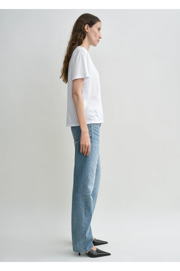 TOTEME 로우 스트레이트 데님 트루 빈티지의 트루 빈티지컬러 1번쨰 이미지입니다.