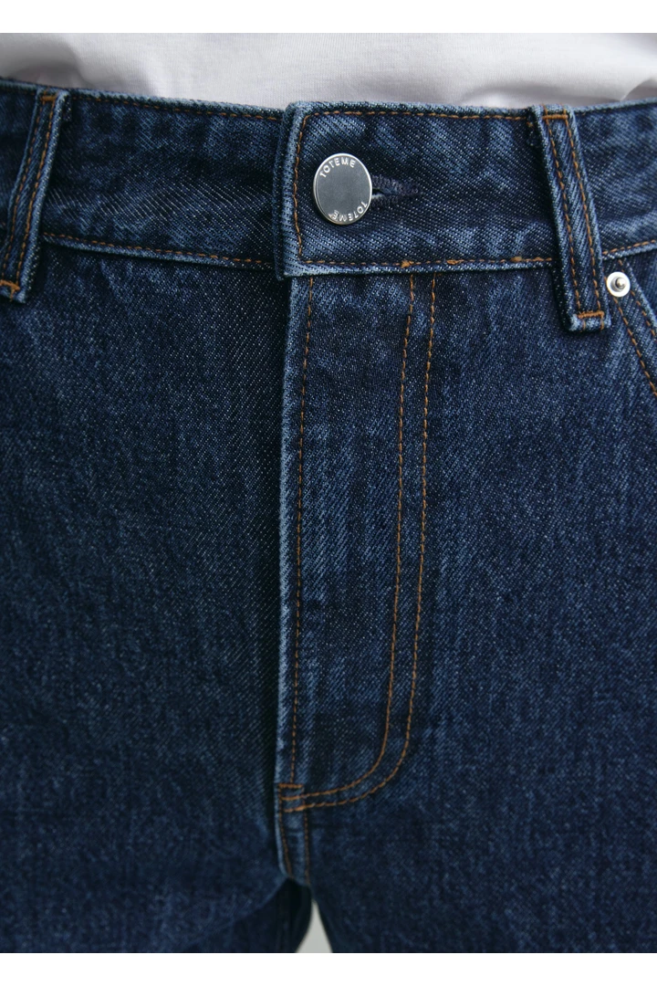 TOTEME 하이 슬림 데님 인디고의 인디고컬러 3번쨰 이미지입니다.