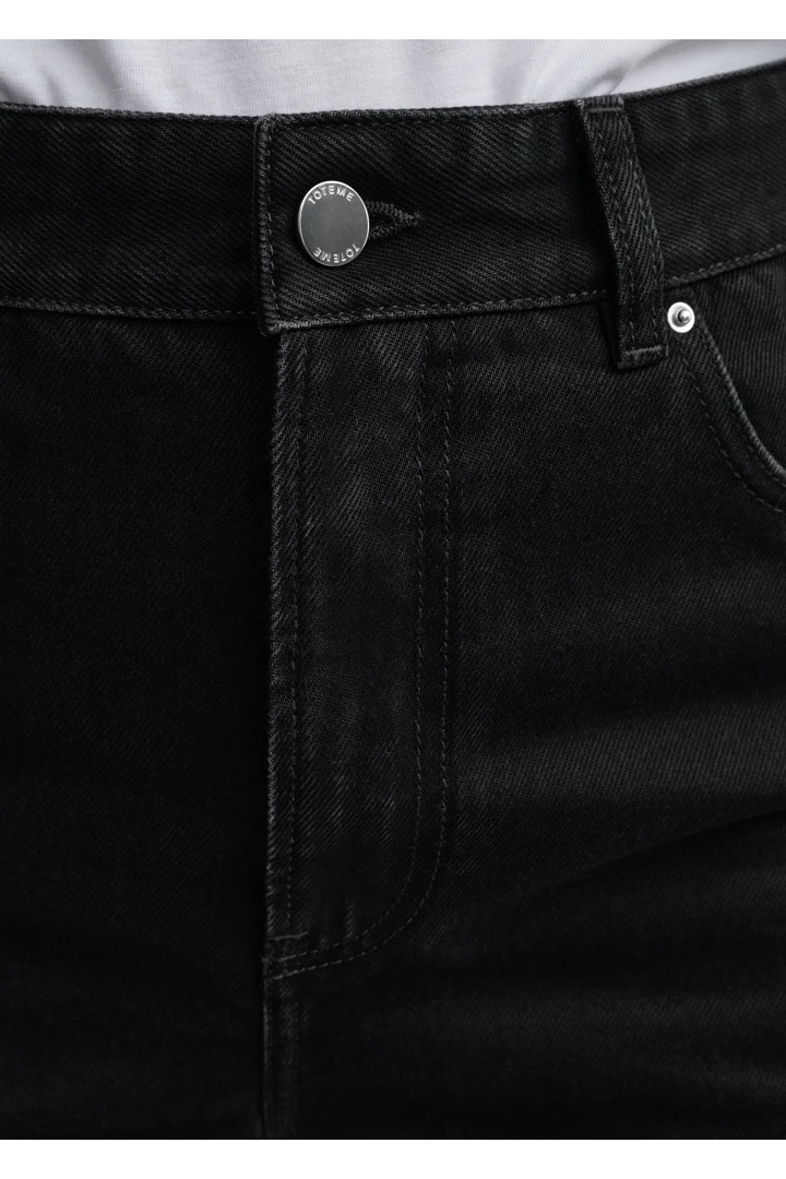 TOTEME 하이 슬림 데님 블랙의 블랙컬러 3번쨰 이미지입니다.